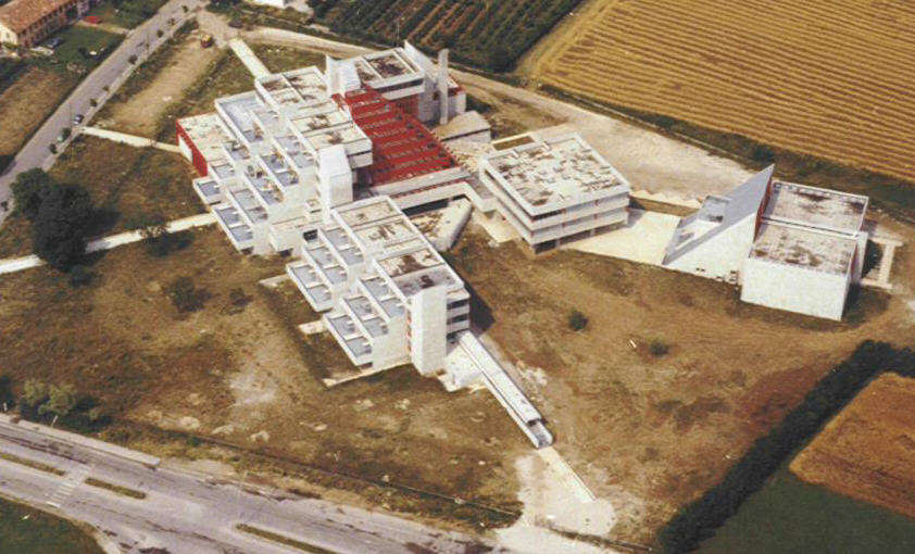 Foto aerea (lato sud-ovest)